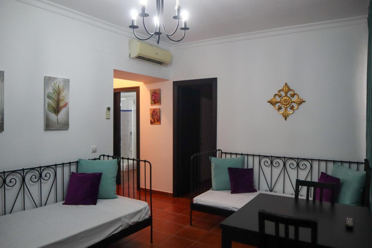 Apartamentos Turisticos Casa Cantillo Carmona  Bagian luar foto